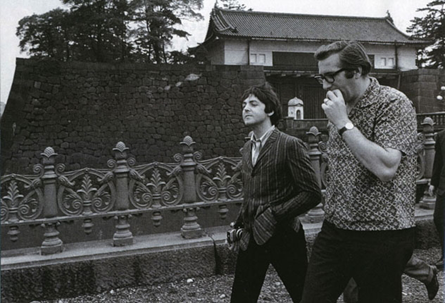 The Beatles - A Day in The Life: April 11, 1967 The Beatles - A Day in The Life: April 11, 1967