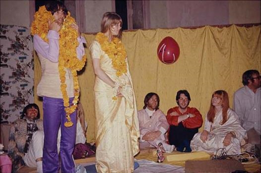 The Beatles - A Day in The Life: February 25, 1968 The Beatles - A Day in The Life: February 25, 1968