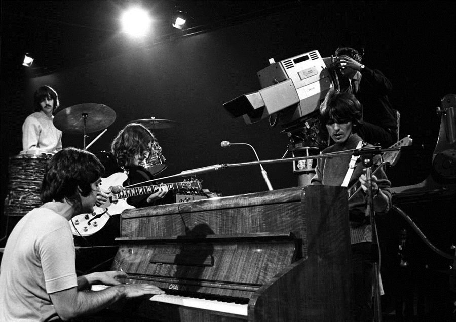 The Beatles - A Day in The Life: September 4, 1968 The Beatles - A Day in The Life: September 4, 1968