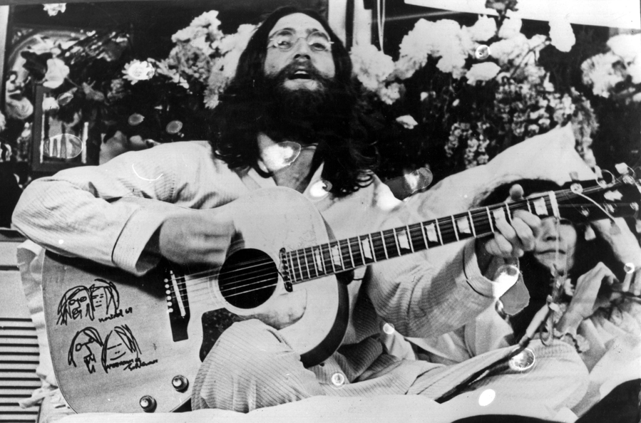 The Beatles - A Day in The Life: May 25, 1969 The Beatles - A Day in The Life: May 25, 1969